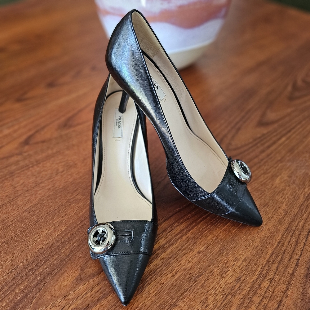 PRADA Black Leather Button Heels Point Toe Sz 40.5 - Picture 13 of 16
